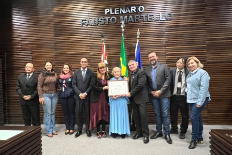 Aluna de Nutrição da UNG é homenageada na Câmara Municipal de Guarulhos