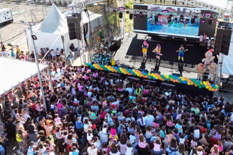 Show de Natal reúne mais de 10 mil pessoas no CEU Bonsucesso